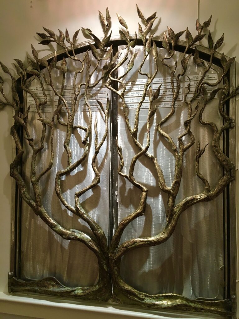 Memorial-Tree-Book-of-Remembrance